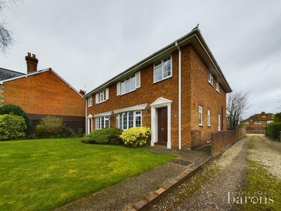 4 Bedroom Semi-detached House For Sale In Fairfields Road