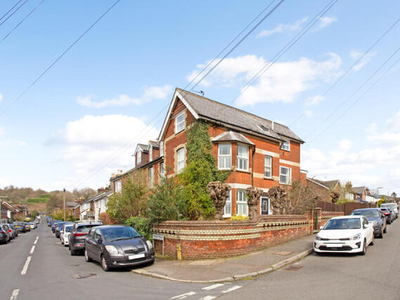 4 Bedroom Semi-detached House For Sale In Reigate