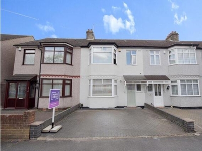 4 Bedroom Terraced House For Rent In Hornchurch