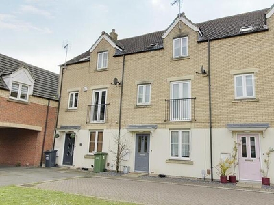 4 Bedroom Town House For Sale In Eye