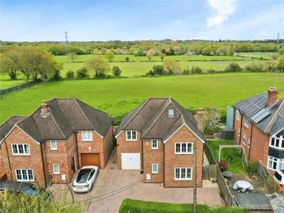 5 Bedroom Detached House For Sale In Tadley, Hampshire