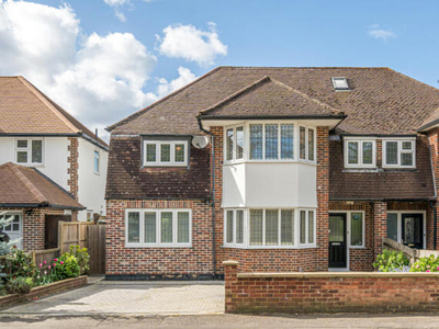 5 Bedroom Semi-detached House For Rent In Walton-on-thames