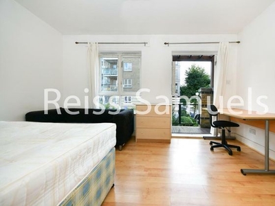 5 bedroom terraced house to rent London, E14 3DT