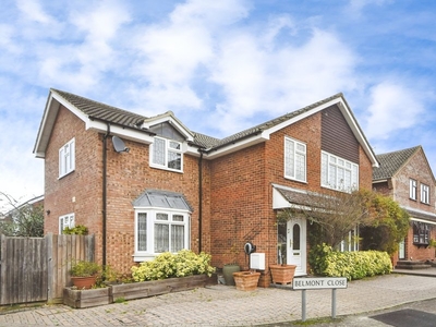 Belmont Close, CHELMSFORD - 4 bedroom detached house