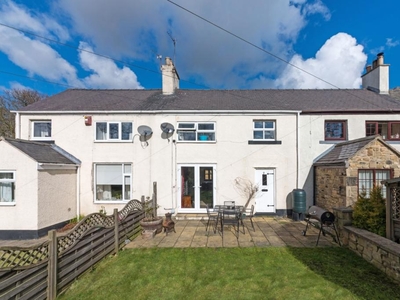 3 bedroom terraced house for sale in Whorlton Hall Cottages, Newcastle Upon Tyne, NE5