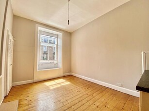 1 Bedroom Flat For Rent In Leith Walk, Edinburgh