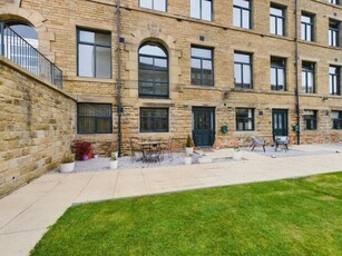 2 Bedroom Apartment For Rent In Salts Mill Road