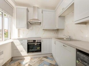 2 Bedroom Flat For Rent In Ealing, London