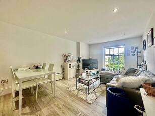 2 bedroom flat to rent London, N11 3FP
