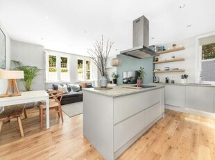 3 Bedroom Apartment For Sale In Sydenham, London