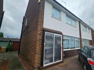 3 Bedroom Semi-detached House For Rent In Slough