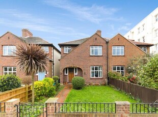 3 Bedroom Semi-detached House For Sale In Grove Park