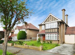 4 Bedroom Detached House For Rent In Harrow, Middlesex