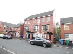 4 bedroom terraced house to rent Manchester, M15 5PU