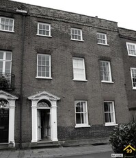 5 Bedroom Terraced House For Sale In Gillingham, Kent