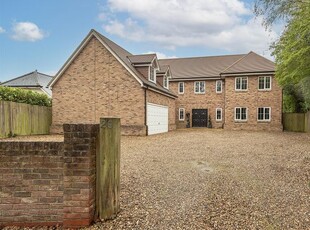 Detached house for sale in Blackmore Way, Wheathampstead, St.Albans AL4