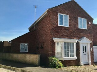 Detached house to rent in Melfort Drive, Leighton Buzzard LU7