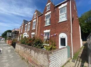 End terrace house to rent in Rise Terrace, Southgate, Hornsea HU18