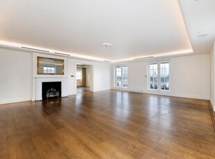 Flat for sale in Admiral Square, Chelsea Harbour, London SW10
