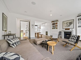 Flat for sale in Blenheim Crescent, Notting Hill, London W11