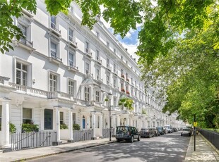Flat for sale in Cadogan Place, London, Kensington And Chelsea SW1X