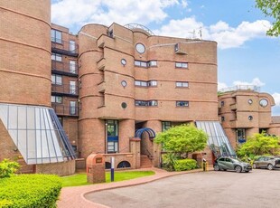 Flat for sale in Firecrest Drive, Hampstead, London NW3