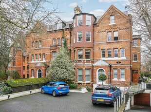 Flat for sale in Fitzjohns Avenue, Hampstead NW3