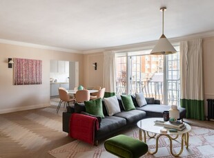 Flat for sale in Park Mount Lodge, 12-14 Reeves Mews, Mayfair, London W1K