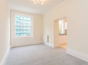 Flat in Finchley Road, St John's Wood, NW8