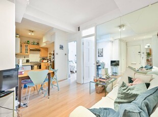 Flat in Porchester Road, Bayswater, W2