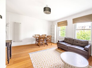 Flat in Priory Road, West Hampstead, NW6