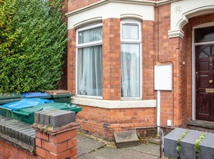 Flat to rent in Albany Road, Coventry CV5