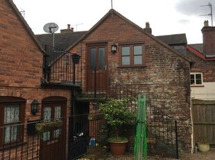 Flat to rent in Bakers Court, Kidderminster DY14
