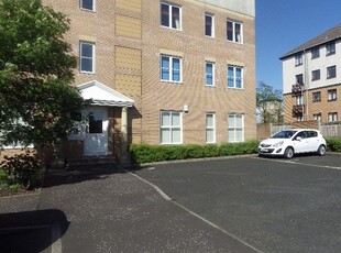 Flat to rent in Bobbins Gate, Paisley, Renfrewshire PA1