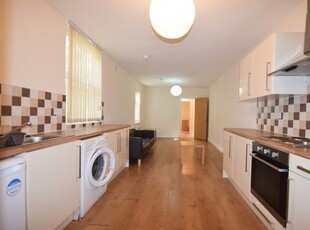 Flat to rent in Claude Road, Cardiff CF24