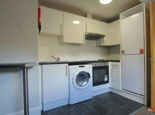 Flat to rent in Colum Road, Cathays, Cardiff CF10