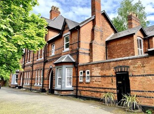 Flat to rent in Hagley Road, Edgbaston, Birmingham B16