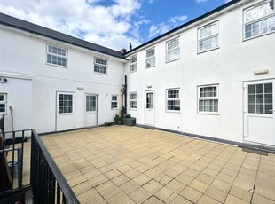 Flat to rent in Matisse House, Maidenhead Street, Hertford SG14