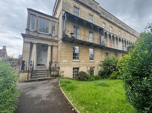Flat to rent in Oakfield Road, Clifton, Bristol BS8