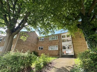 Flat to rent in Purford Green, Harlow, Essex CM18
