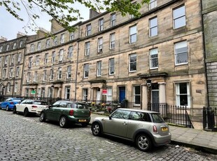 Flat to rent in Royal Crescent, Edinburgh EH3