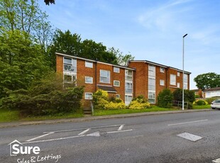 Flat to rent in Shenley Court, Shenley Road, Hemel Hempstead, Hertfordshire HP2
