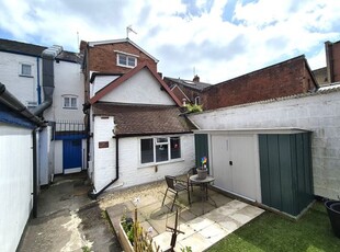 Flat to rent in South Street, Leominster HR6