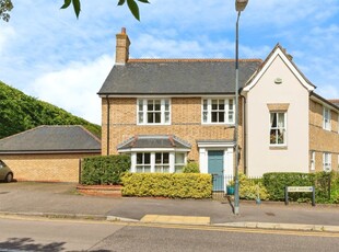 Long Meadow, Watton At Stone, Hertford - 4 bedroom link detached house