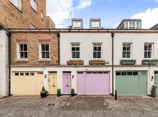Mews house for sale in Conduit Mews, Bayswater, London W2