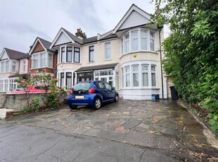 Property for sale in Ashgrove Road, Ilford IG3