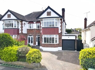 Property for sale in Fontayne Avenue, Chigwell IG7