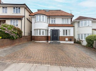 Property for sale in Lawrence Avenue, Mill Hill, London NW7