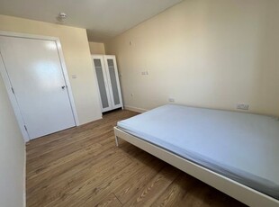 Room to rent in Athelstan Road, Romford RM3
