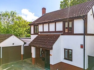 Detached house to rent in Fyfield Close, Brentwood CM13